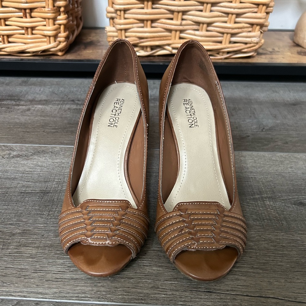 Kenneth Cole Reaction peep toe heels